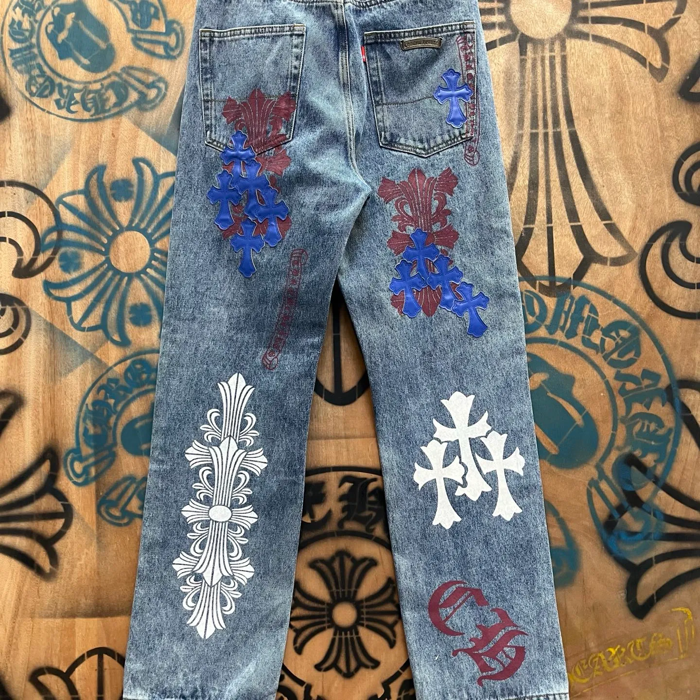 P610 Chrome Hearts Limited Series New City Limited Jeans Chrome Hearts City Limited Jeans vintage levis American made 501 505 517 base remake Levi's American 501 base imported sheepskin 925 silver remake Customers provide waist and pants length or height and weight. The studio will select the most suitable base for you to remake. There are many people doing remakes in the market. Don't belittle or comment. The difference is visible to the naked eye. See and compare for yourself #CHROME HEARTS Unisex style